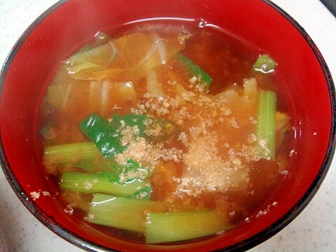 白菜と小松菜の胡麻味噌汁